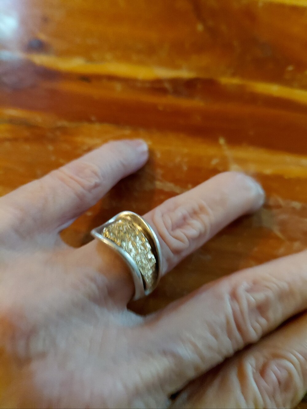EUC Sundance "GOLD RUSH" RING SIZE 5